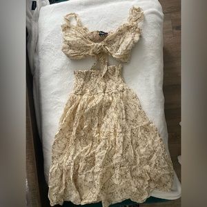 Aakaa Two Piece Floral Top and Skirt Set - Size Small